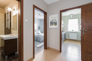 Bathtub, hair dryer, towels