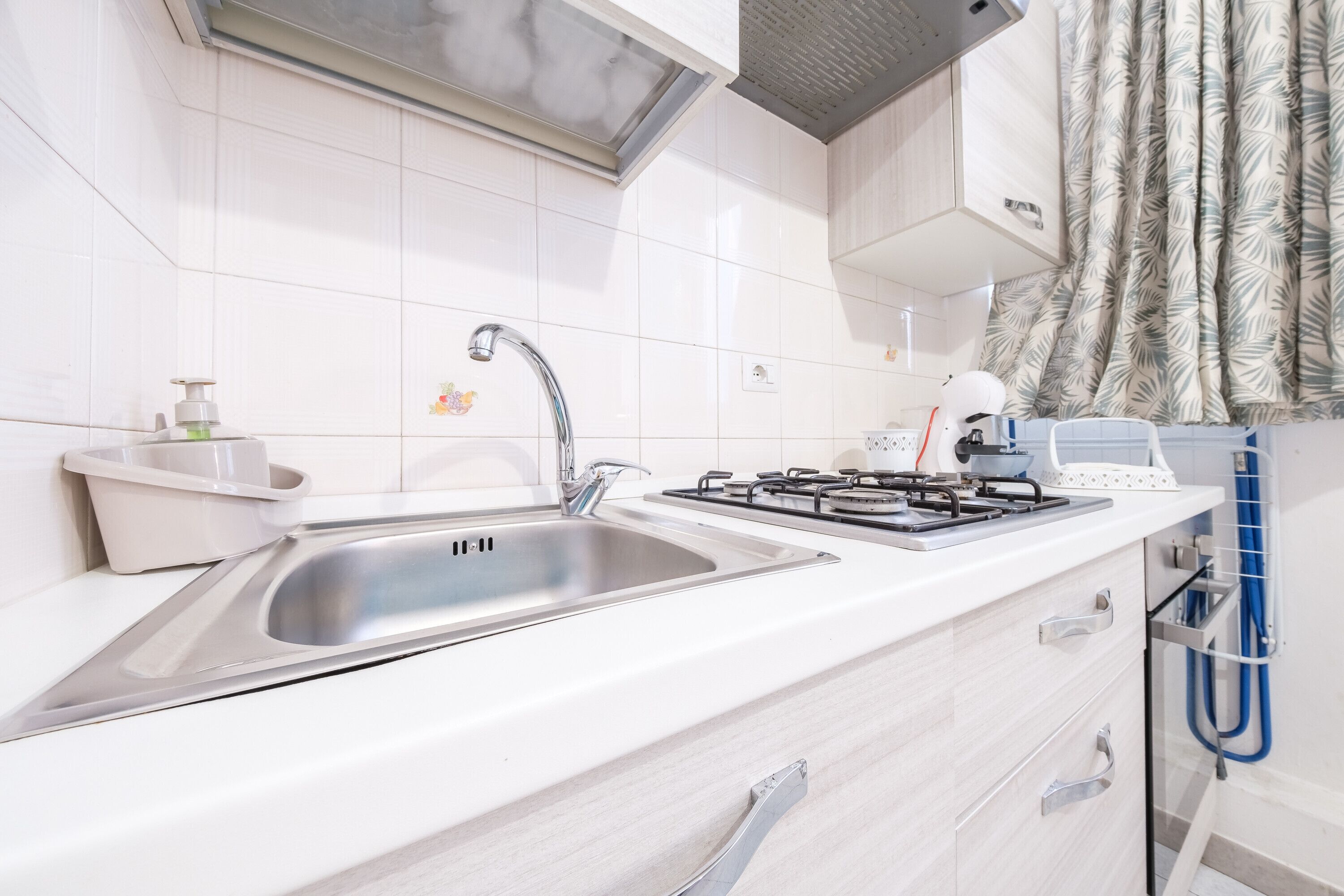 Frigorífic, microones, forn i placa de cuina 