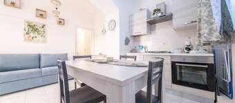Holiday Home 'Casa di Nonna Anna' near the Beach with Sea View