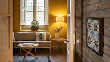 TV, fireplace, DVD player