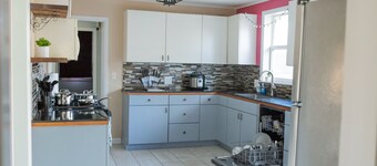 Under the Oak in Shreveport - Close to Barksdale, Hospitals, Downtown, and more!