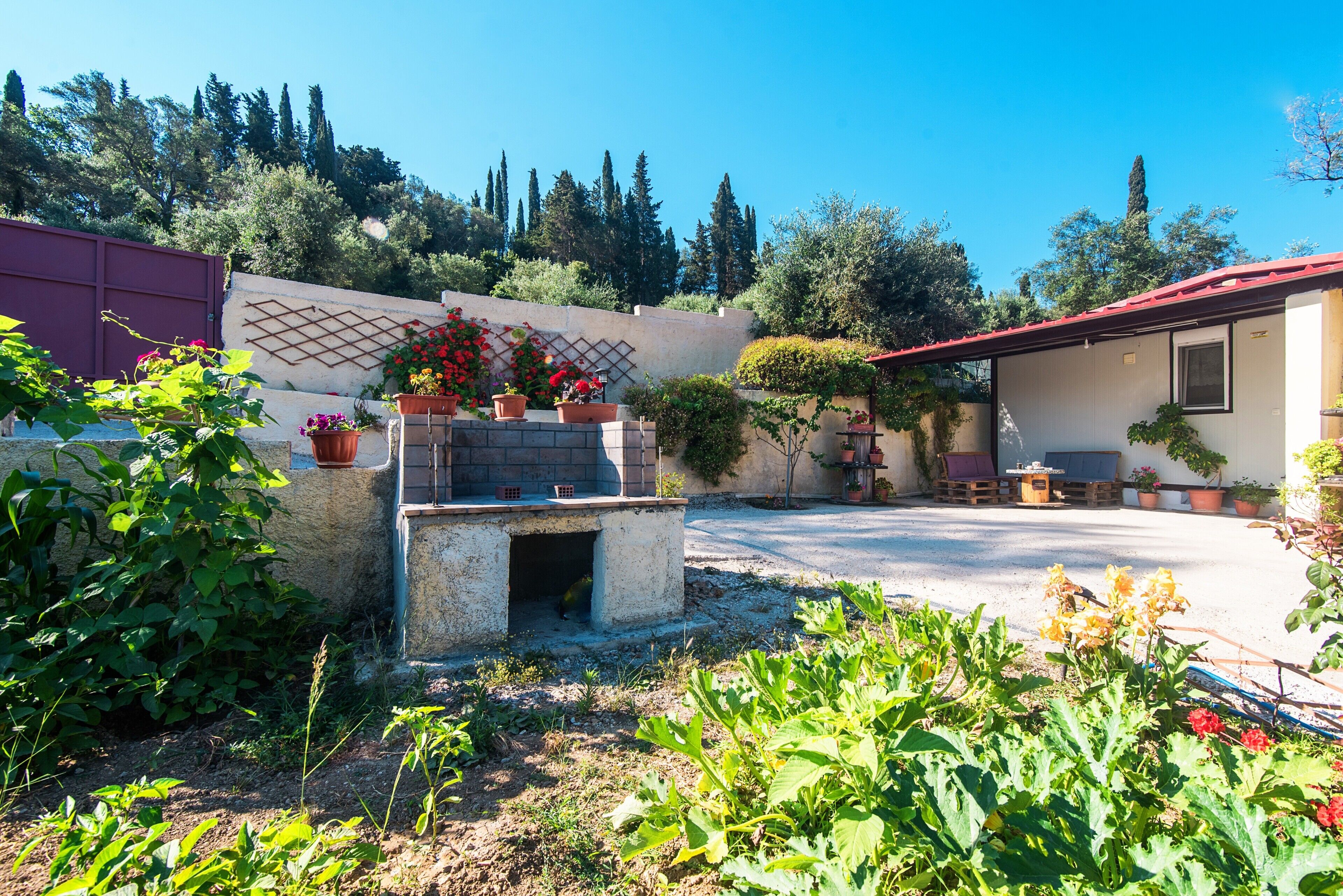 المنطقة المحيطة بالمنشأة