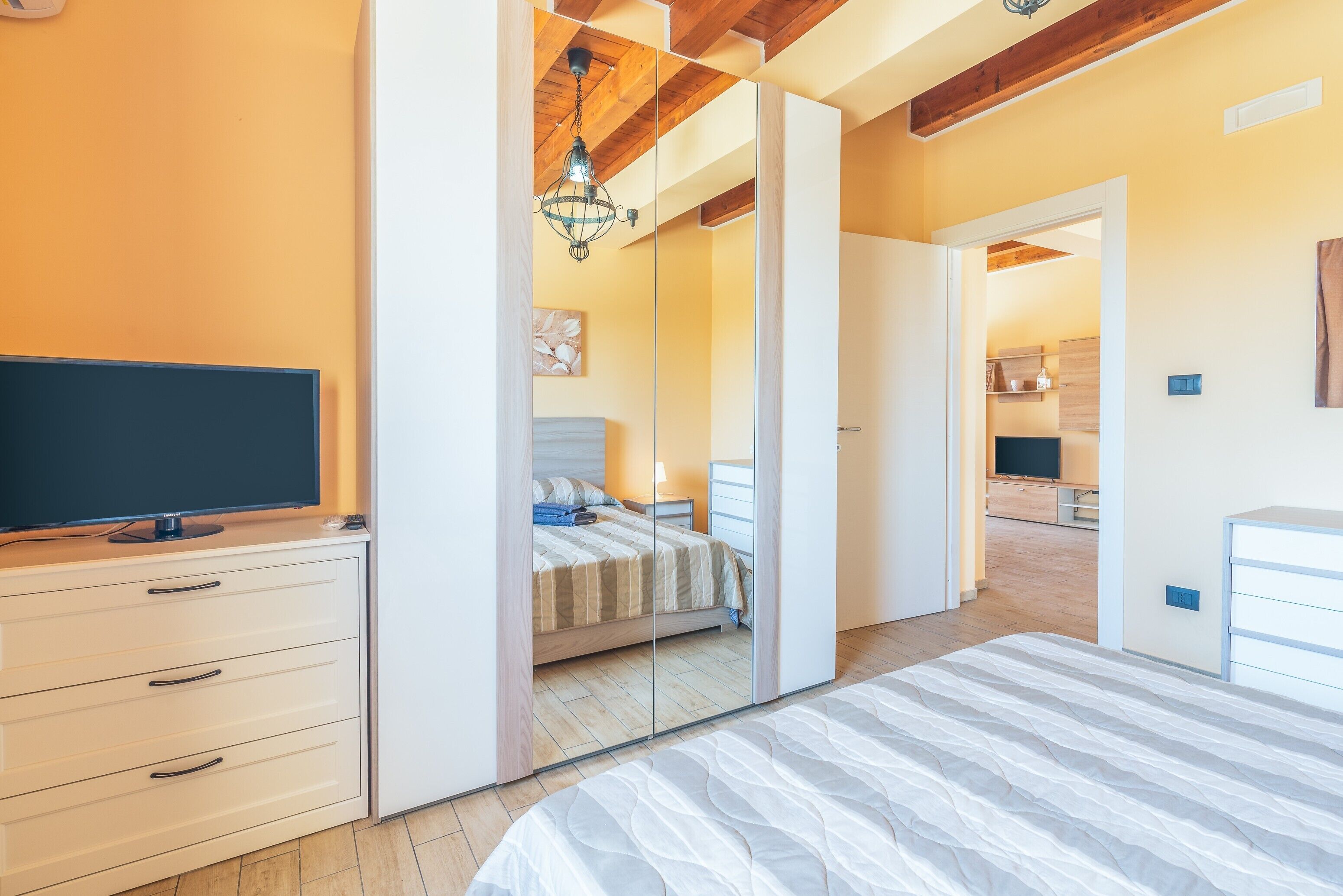 2 chambres, fer et planche à repasser, Wi-Fi gratuit, draps fournis