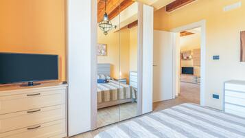 2 chambres, fer et planche Ă repasser, Wi-Fi gratuit, draps fournis