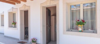 Holiday Home 'Brucoli Mare 2' with Sea View, Terraces, Wi-Fi & A/C