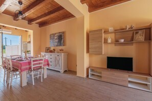 Dining - Holiday Home 'Brucoli Mare 1' with Sea View, Terraces & A/C (Brucoli)