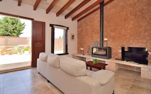 Télévision, cheminée