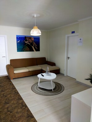36-inch flat-screen TV with digital channels, TV