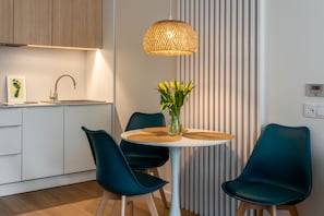 Premier Studio Suite | In-room dining - InPoint Cracow - Serviced Apartments G15 (Kraków)