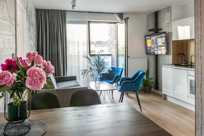 Signature Penthouse | Living area | Toys - InPoint Cracow - Serviced Apartments G15 (Kraków)