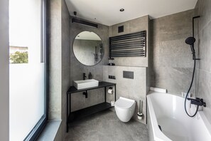 Standard Apartment | Bathroom