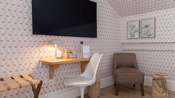 TAYKO ÁTICO SIGNATURA | Ropa de cama de alta calidad y artículos del minibar gratis