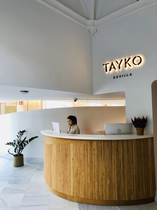 Reception - Hotel Tayko Sevilla (Seville)