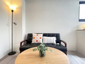 Deluxe Double Room | Down comforters, desk, free WiFi - Affetto hostel (Taichung)