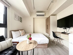Superior Double Room | Down comforters, desk, free WiFi