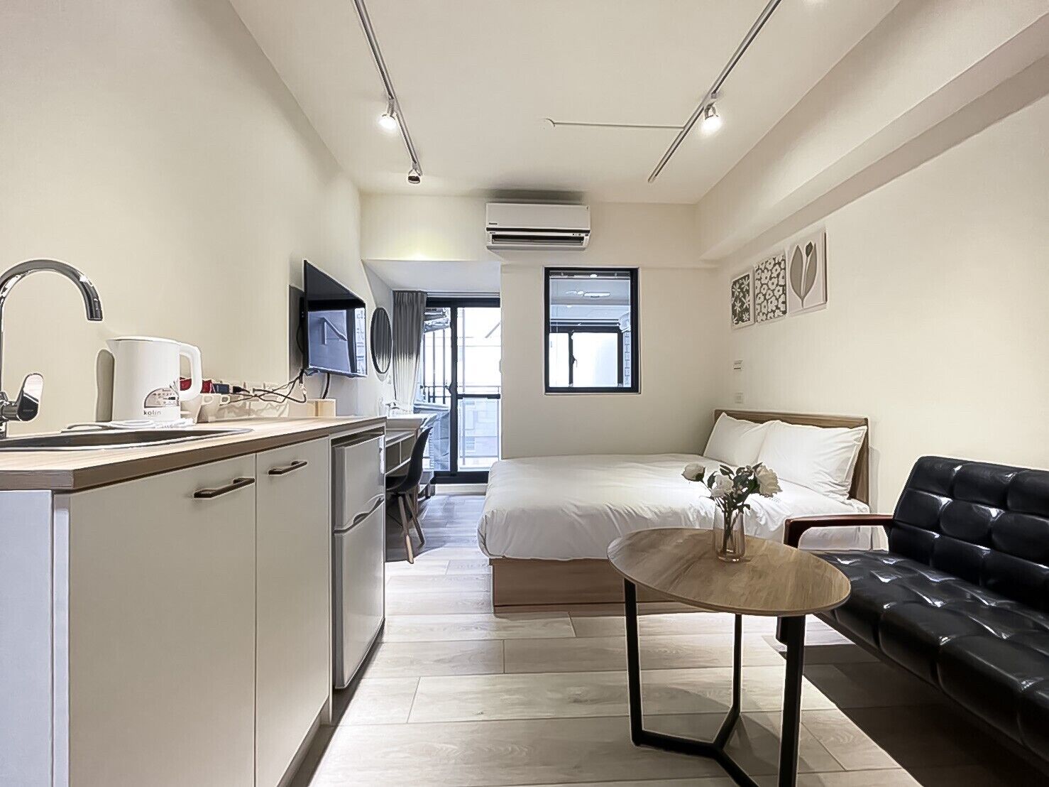 Superior Double Room | Down comforters, desk, free WiFi