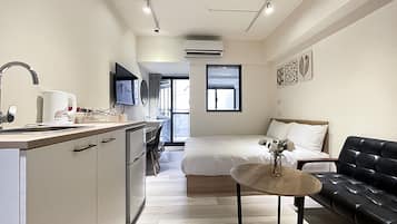 Superior Double Room | Down comforters, desk, free WiFi