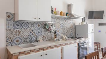 Basic Apartment | Private kitchen