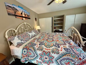 3 bedrooms, desk, iron/ironing board, travel cot