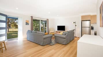 Smart TV, DVD player, stereo