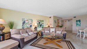 TV, DVD player - Endless Summer Getaway at Sandarac Fort Myers Beach (Fort Myers Beach)
