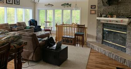 Large Lakefront Home on Rough River Lake Sleeps 23
