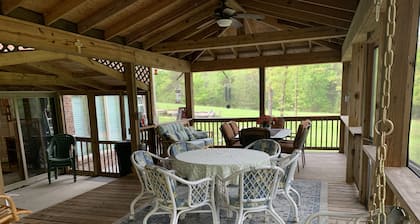 Large Lakefront Home on Rough River Lake Sleeps 23