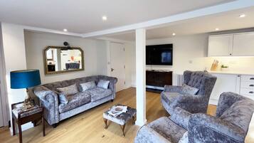 Classic Cottage, Ensuite | Lounge