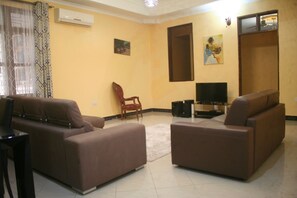 Fernseher, Stereoanlage