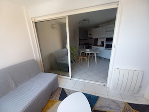 TV - T1 36m² very well located at the Corniche, in seaside residence with swimming pool (Sète)
