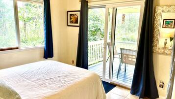 2 bedrooms, travel crib, free WiFi, bed sheets