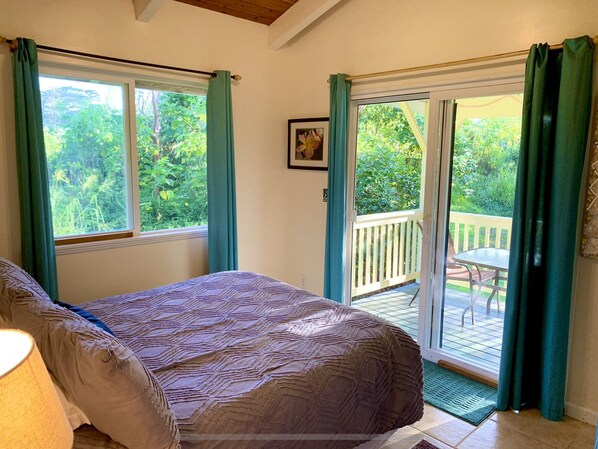 2 bedrooms, travel crib, free WiFi, bed sheets