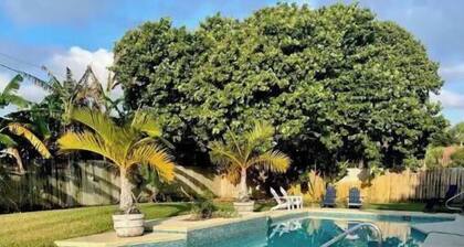 ~ Private Beach Access! ~ East A1A ~~ Sun, Sea, Pool, Relax!