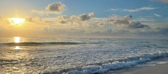 ~ Private Beach Access! ~ East A1A ~~ Sun, Sea, Pool, Relax! 