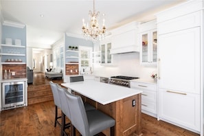 KĂŒhlschrank, Mikrowelle, Ofen, Herdplatte