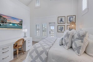 5 bedrooms, desk, iron/ironing board, free WiFi