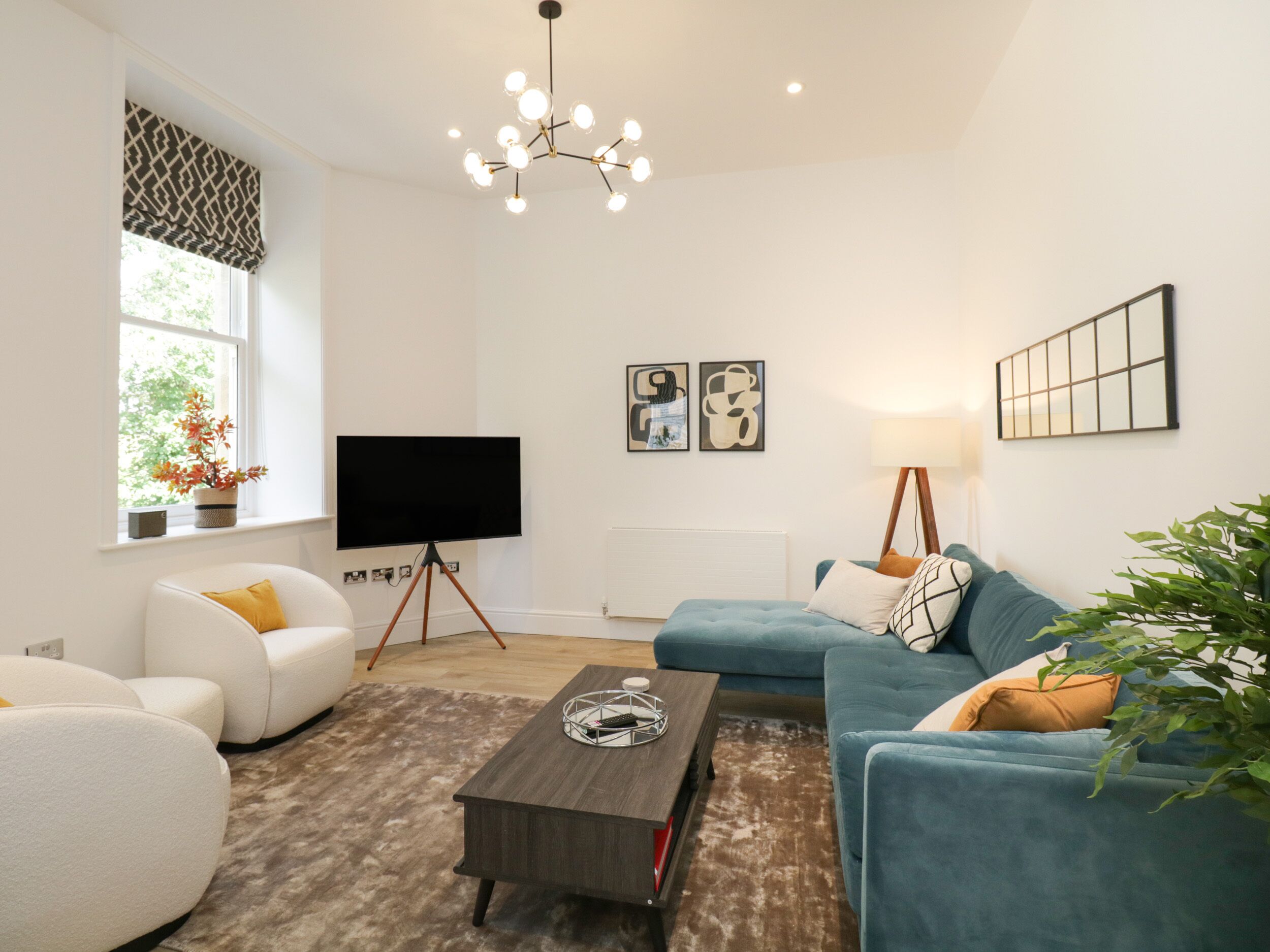 3 habitaciones, decoración personalizada y muebles diferentes 