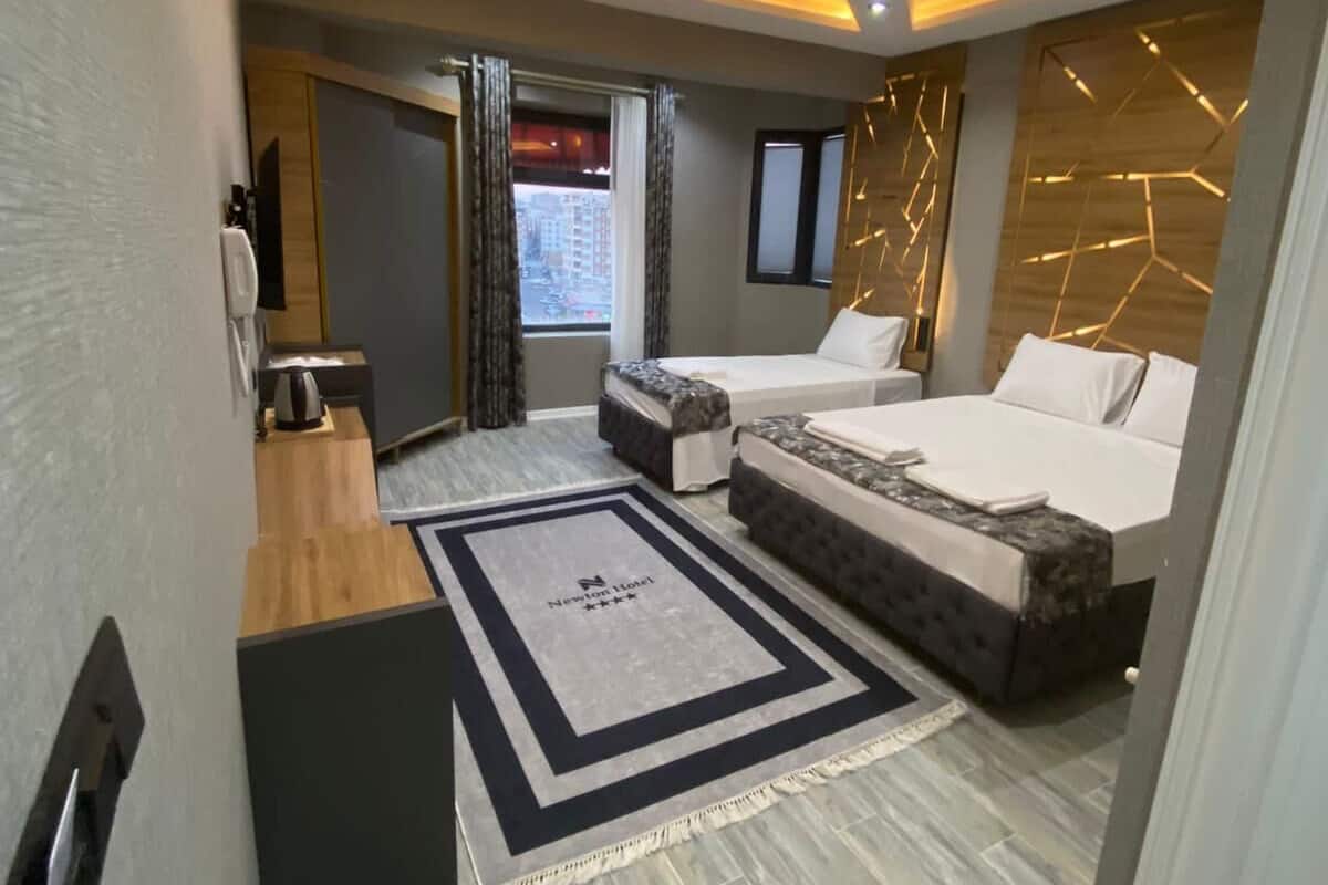 Elite Twin Room | 1 bedroom, individually decorated, individually furnished, desk
