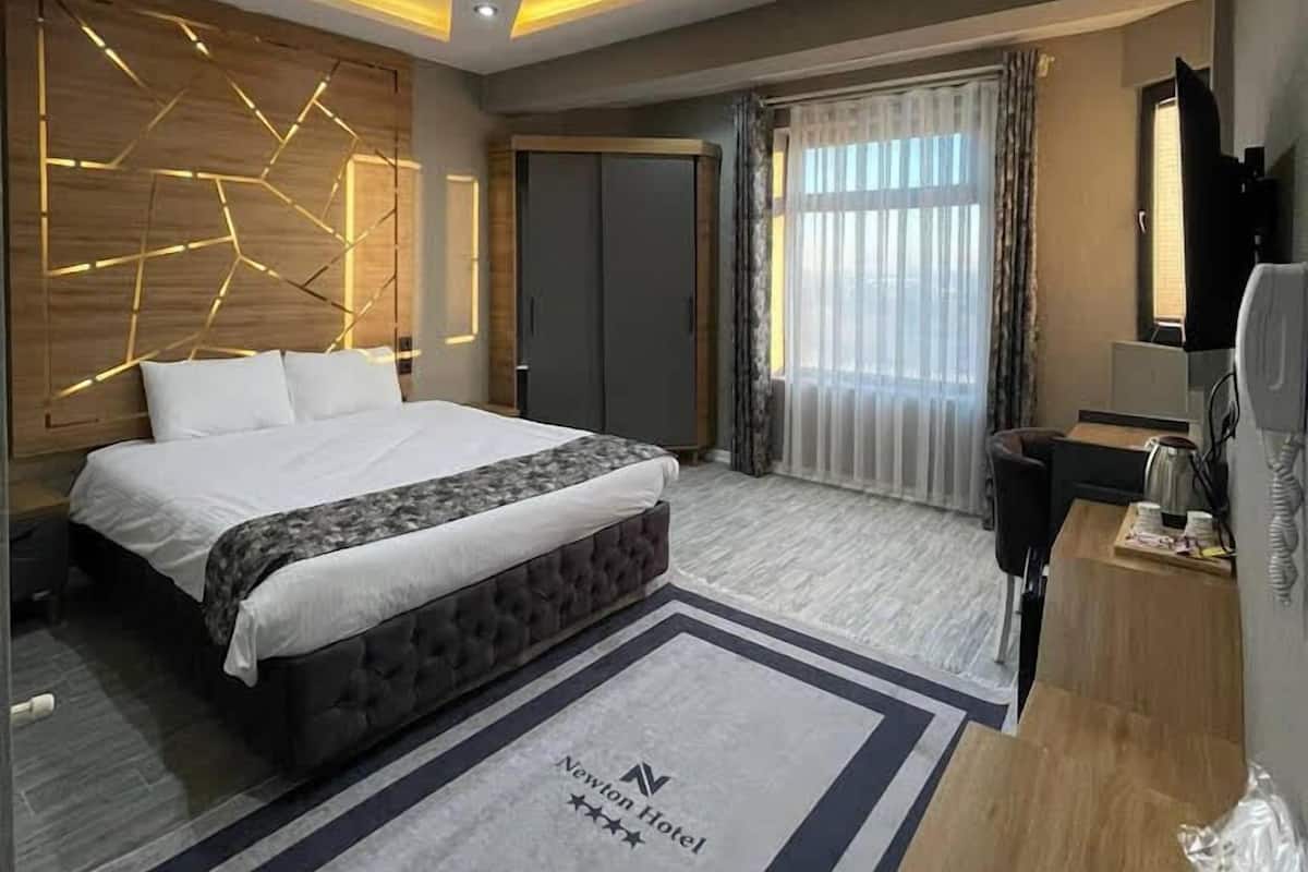Classic Room | 1 bedroom, individually decorated, individually furnished, desk
