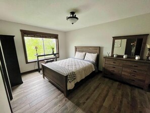 6 habitaciones, tabla de planchar con plancha, wifi y ropa de cama 