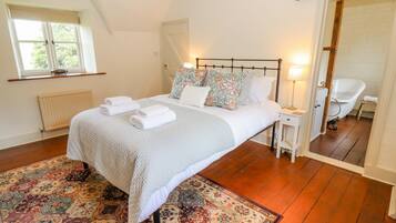 Cottage | Interior