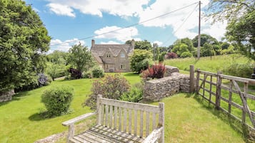Cottage | Interior