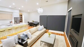 Smart-tv och eldstad