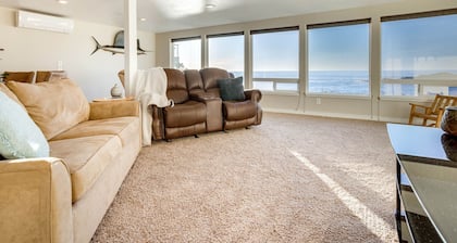 Ocean Front Condo! Spectacular Ocean Views!  Walk to Everything!