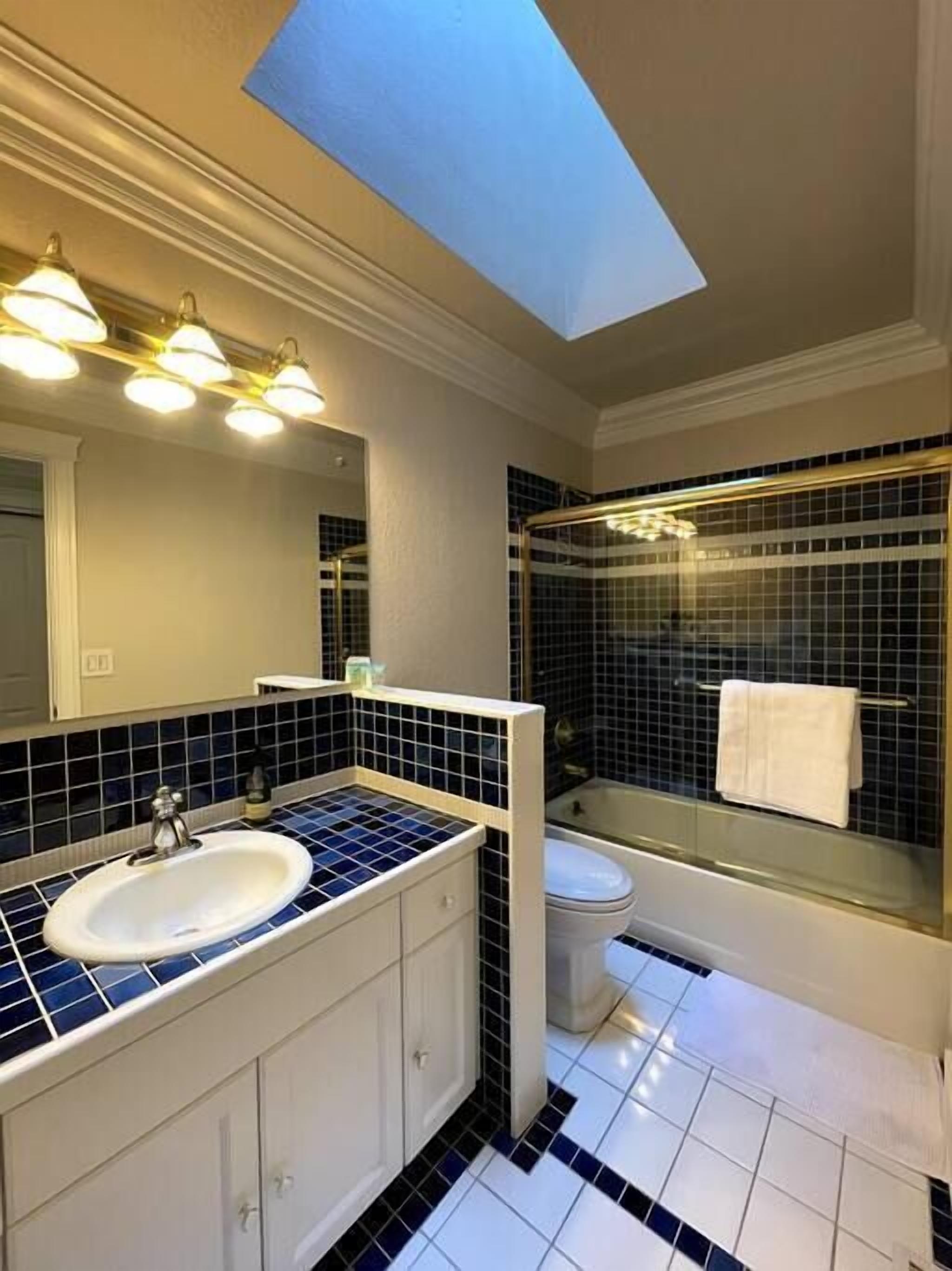 Combinazione doccia/vasca, set di cortesia gratuito, asciugacapelli