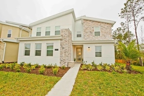 Exterior - Storey Lake 7 Bedroom With Extra Large Bedrooms! 7 Home by RedAwning (Kissimmee)