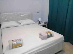 City Double Room | Free WiFi, bed sheets - AlBarsha 1 Hostel By PHM (Dubai)