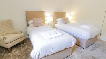 2 slaapkamers, individueel gedecoreerd, individueel gemeubileerd