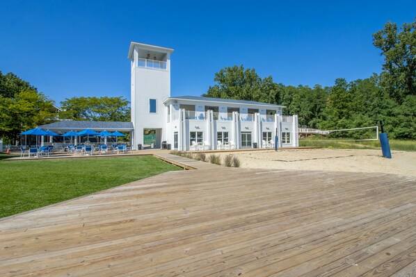 Unclassified image, 1 of 21, button - Beachwalk Resort Guest House for 4 with pool/beach access (Michigan City)