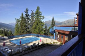 Pool - 100m from resort center, 3rd floor, view valley, balcony, tv, 40m², Les Arcs (Les Arcs)